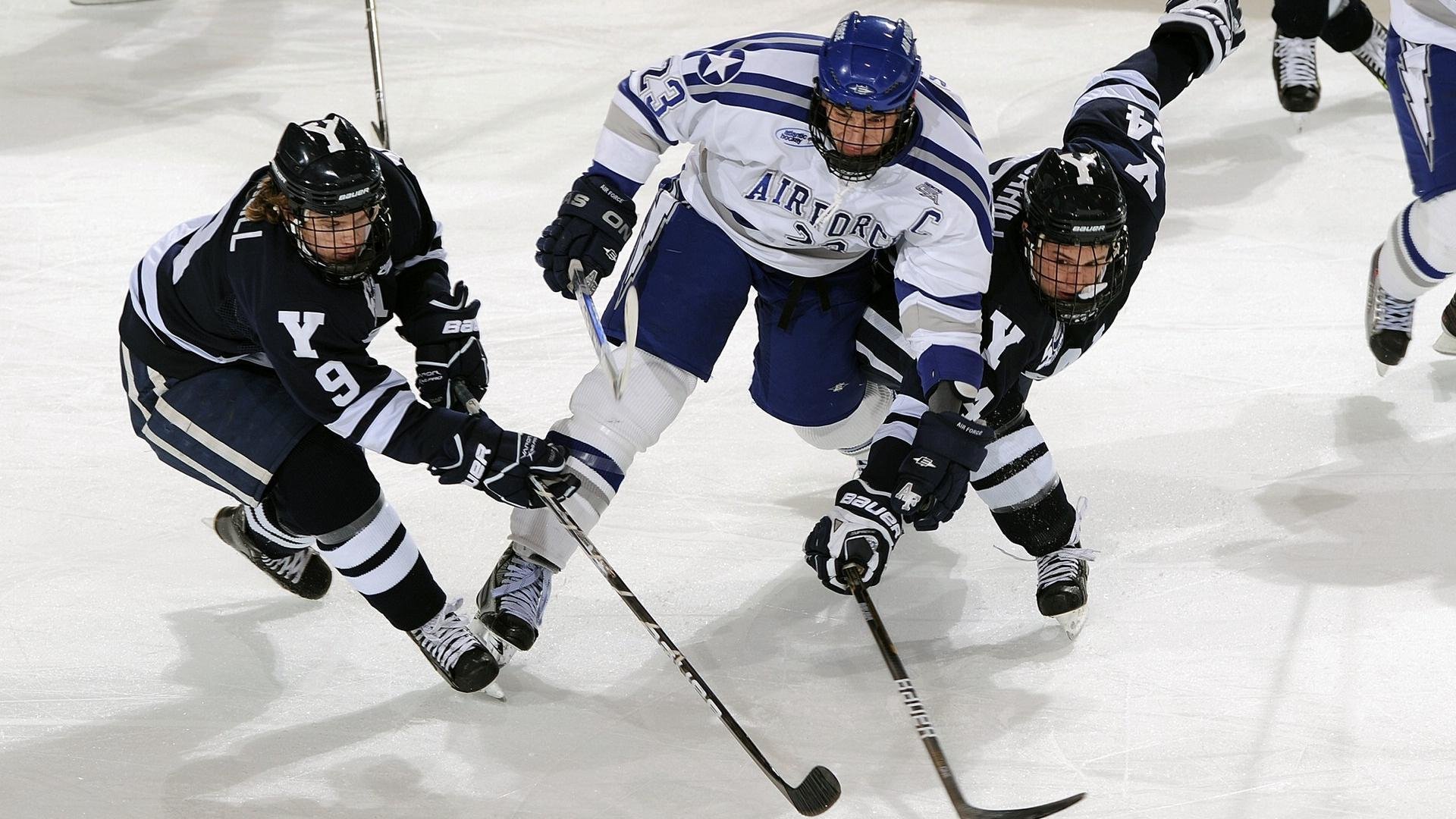 基利安·海耶斯(Killian Hayes)为法国男篮备战巴黎奥运会,法国男篮尼利基纳